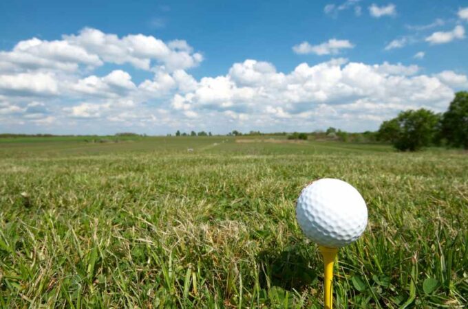 Learn How To Drive A Golf Ball Straight