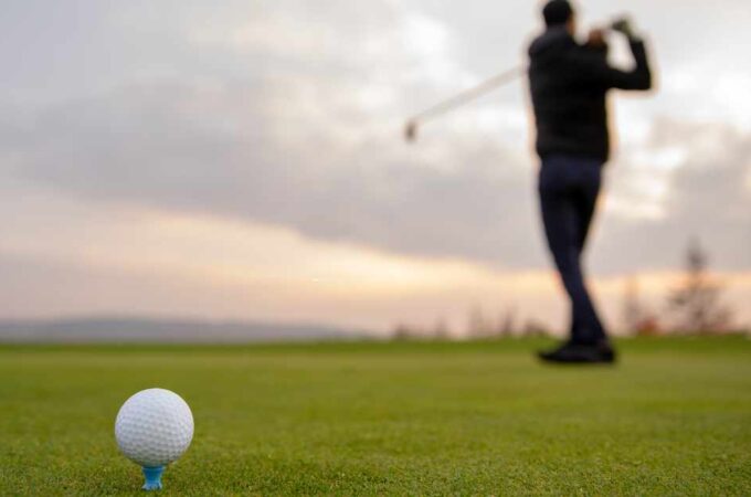 How Long Should Golf Pants Be?