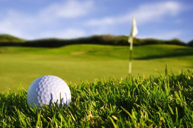How to Choose the Right Golf Attire for Different Weather Conditions
