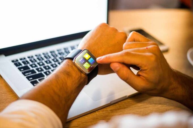 How Smart Golf Watches Can Transform Your Golfing Experience