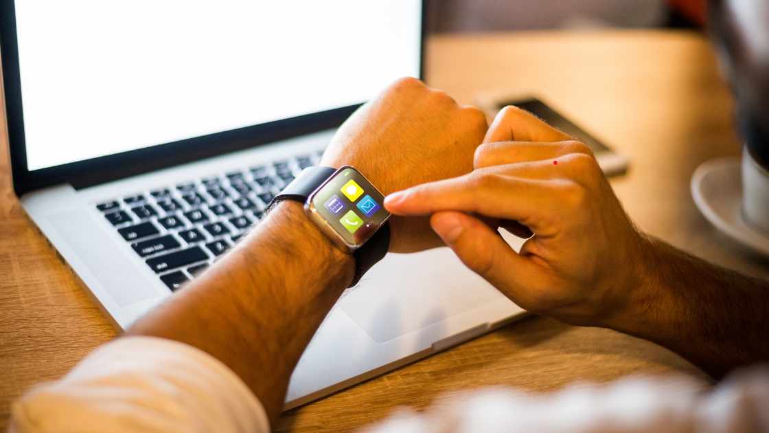 How Smart Golf Watches Can Transform Your Golfing Experience