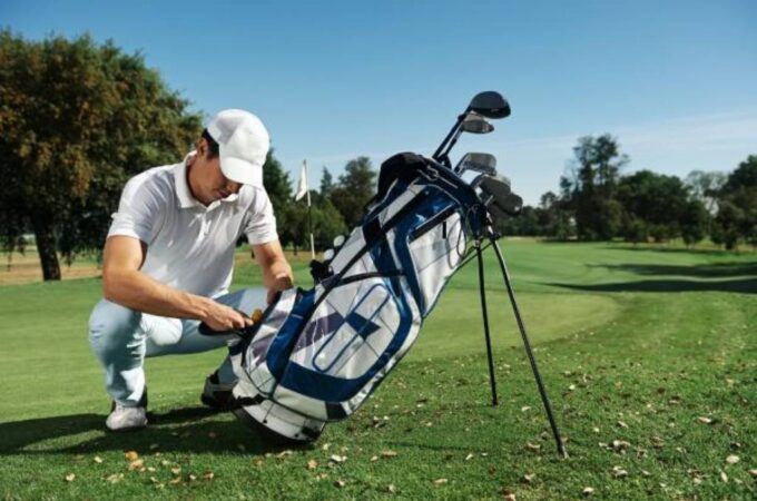 How to Build the Perfect Golf Kit for Beginners and Pros
