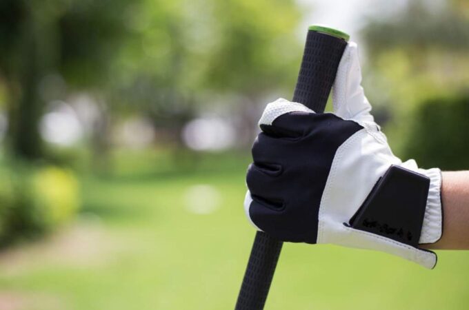 How to Choose Golf Gloves for Better Grip and Performance